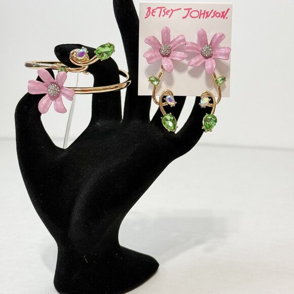 Betsey Johnson NWOB Gold Tone Flower Bangle Bracelet Crystal Accent Drop Earring - Picture 10 of 16